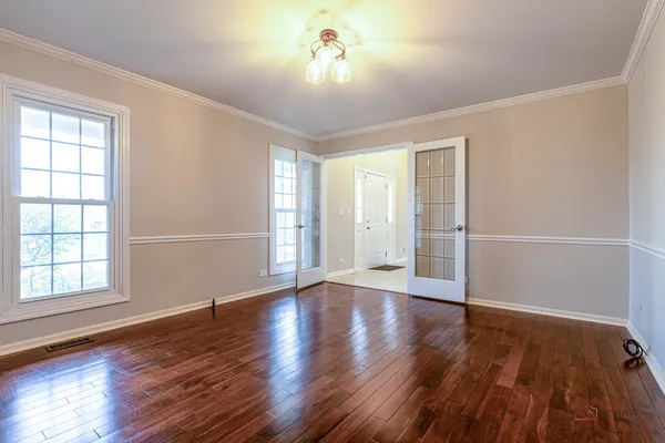 $1,050,000 | 383 Barnswallow Lane, Vernon Hills, IL 60061