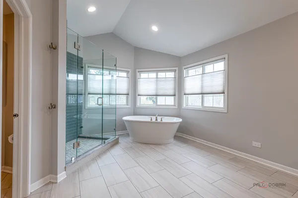 $1,050,000 | 383 Barnswallow Lane, Vernon Hills, IL 60061