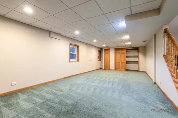 $1,050,000 | 383 Barnswallow Lane, Vernon Hills, IL 60061