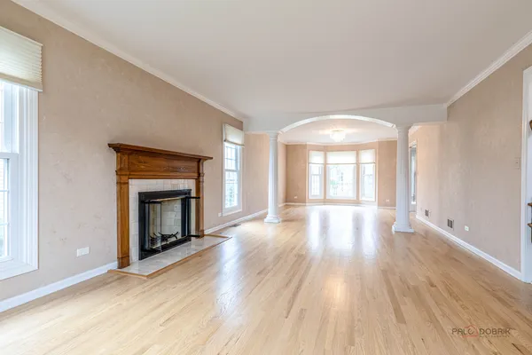 $1,050,000 | 383 Barnswallow Lane, Vernon Hills, IL 60061