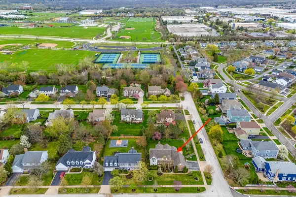 $1,050,000 | 383 Barnswallow Lane, Vernon Hills, IL 60061