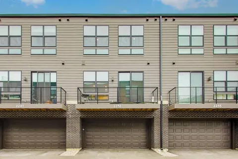 $605,000 | 2251 Venture Drive, Schaumburg, IL 60173