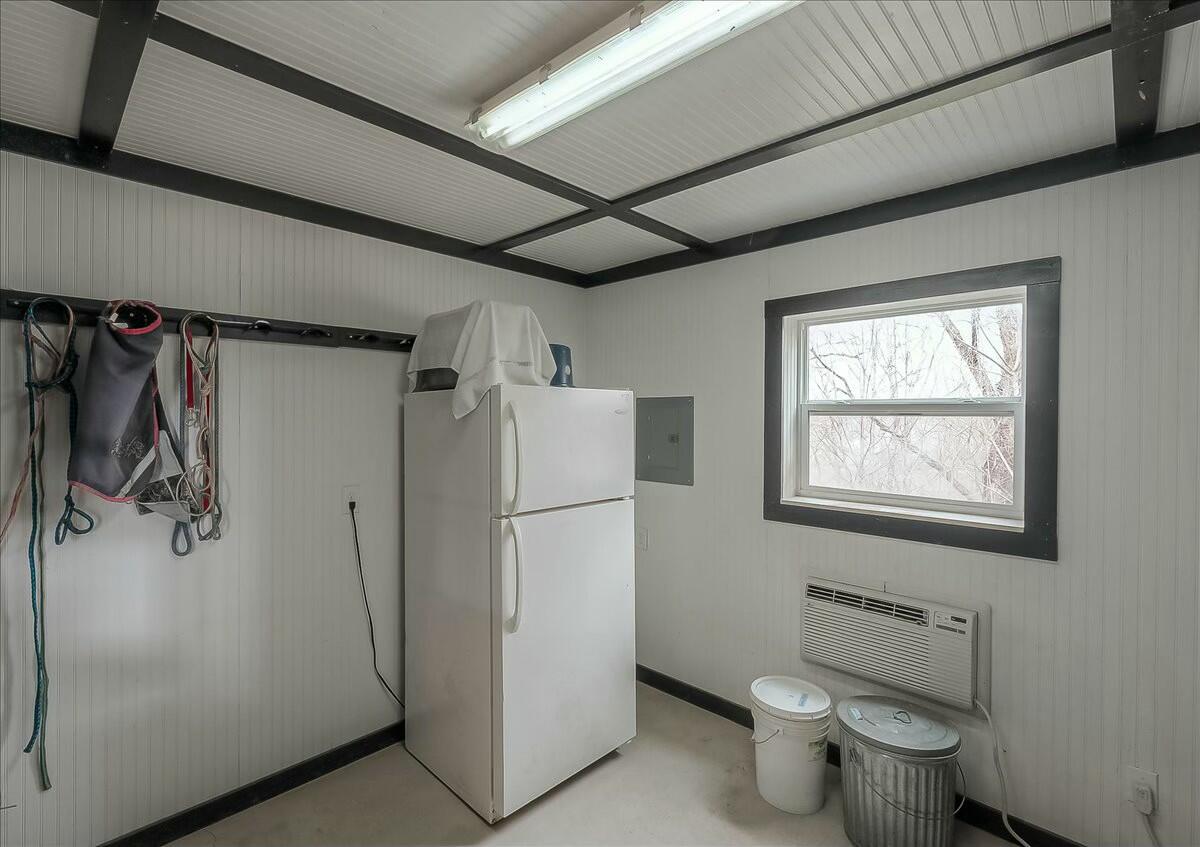 2960 Hifner Road Versailles, KY 40383 - Photo 36 of 66 Tack Room