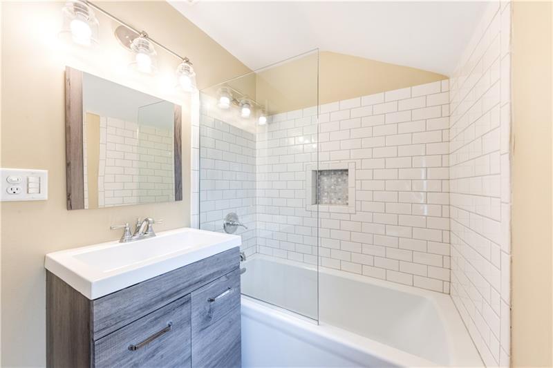 1818 Borland Road Pittsburgh, PA 15243 - Photo 6 of 25 Gallery Image 6