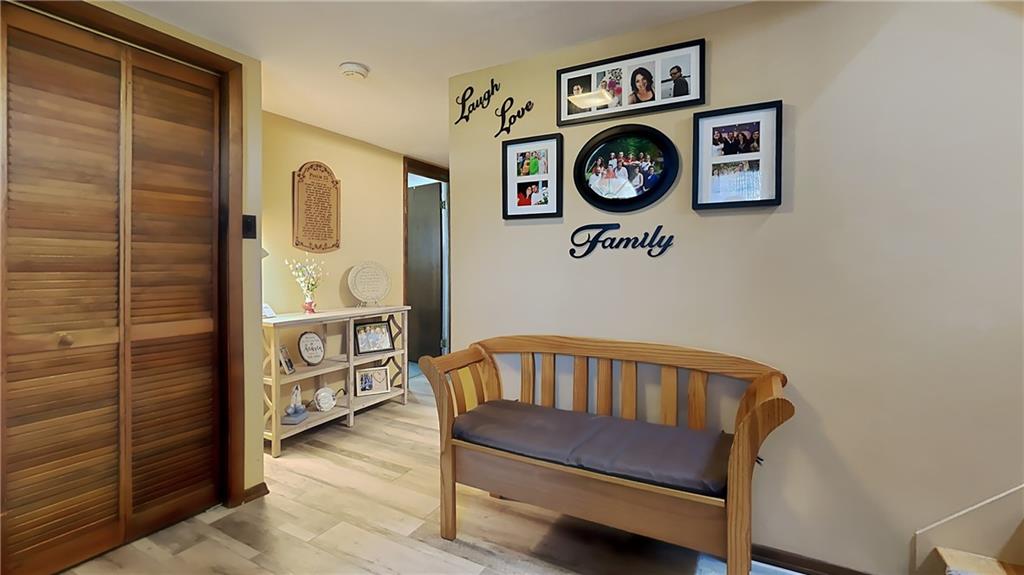 1220 Roosevelt Road Pittsburgh, PA 15237 - Photo 3 of 25 Entry