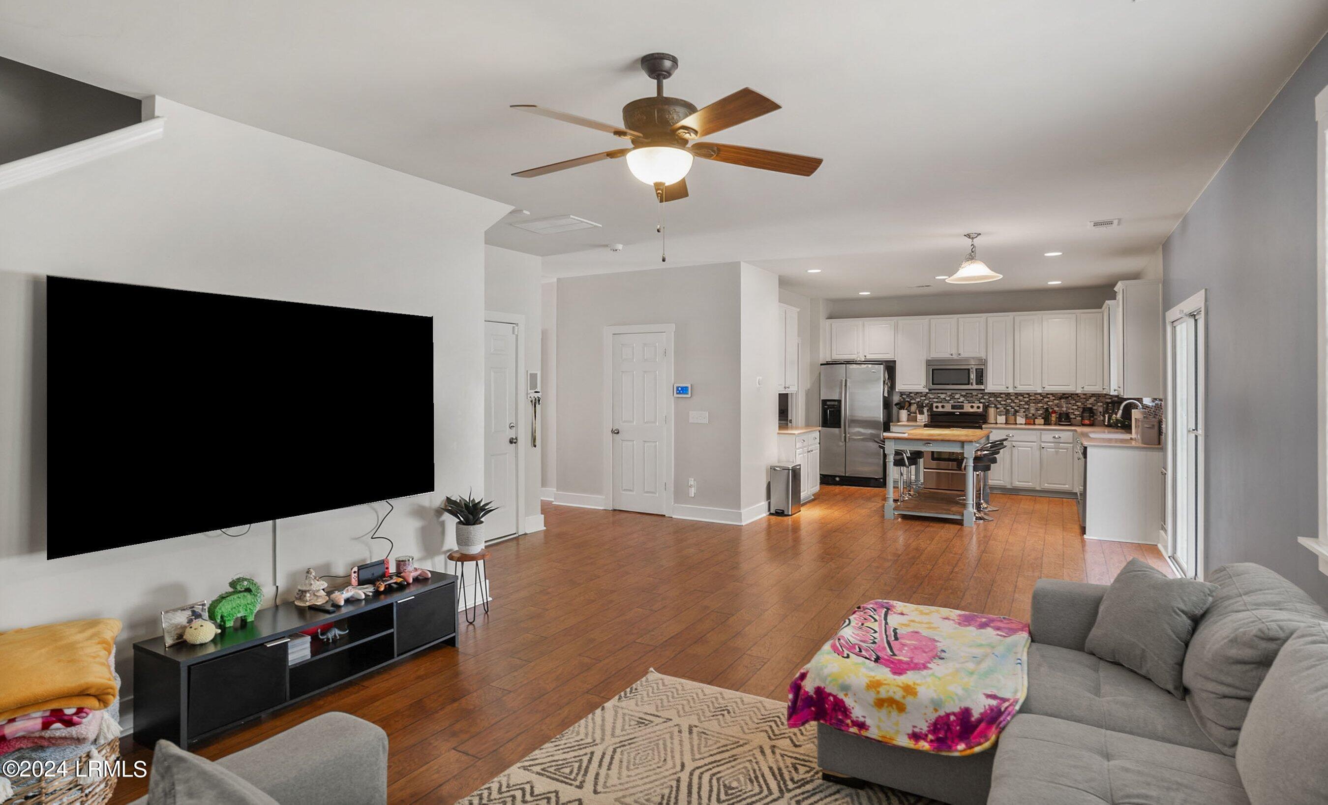 22 Cedar Creek Circle Beaufort, SC 29906 - Photo 4 of 47 DSC08926-105-1.jpg-SMALL