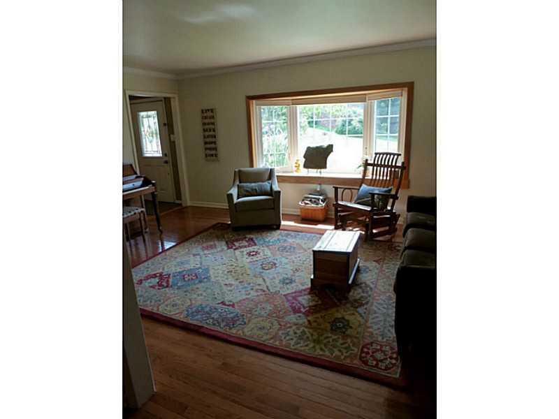 15 Spring Run Road Greensburg, PA 15601 - Photo 8 of 25 Living Room.