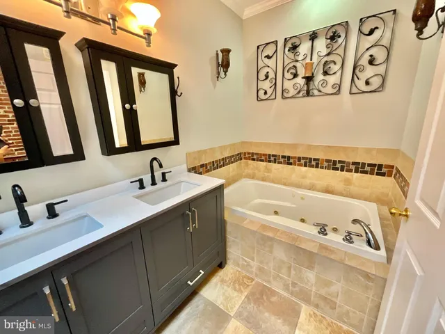 $2,600 | 132 South Potomac Street, Baltimore, MD 21224