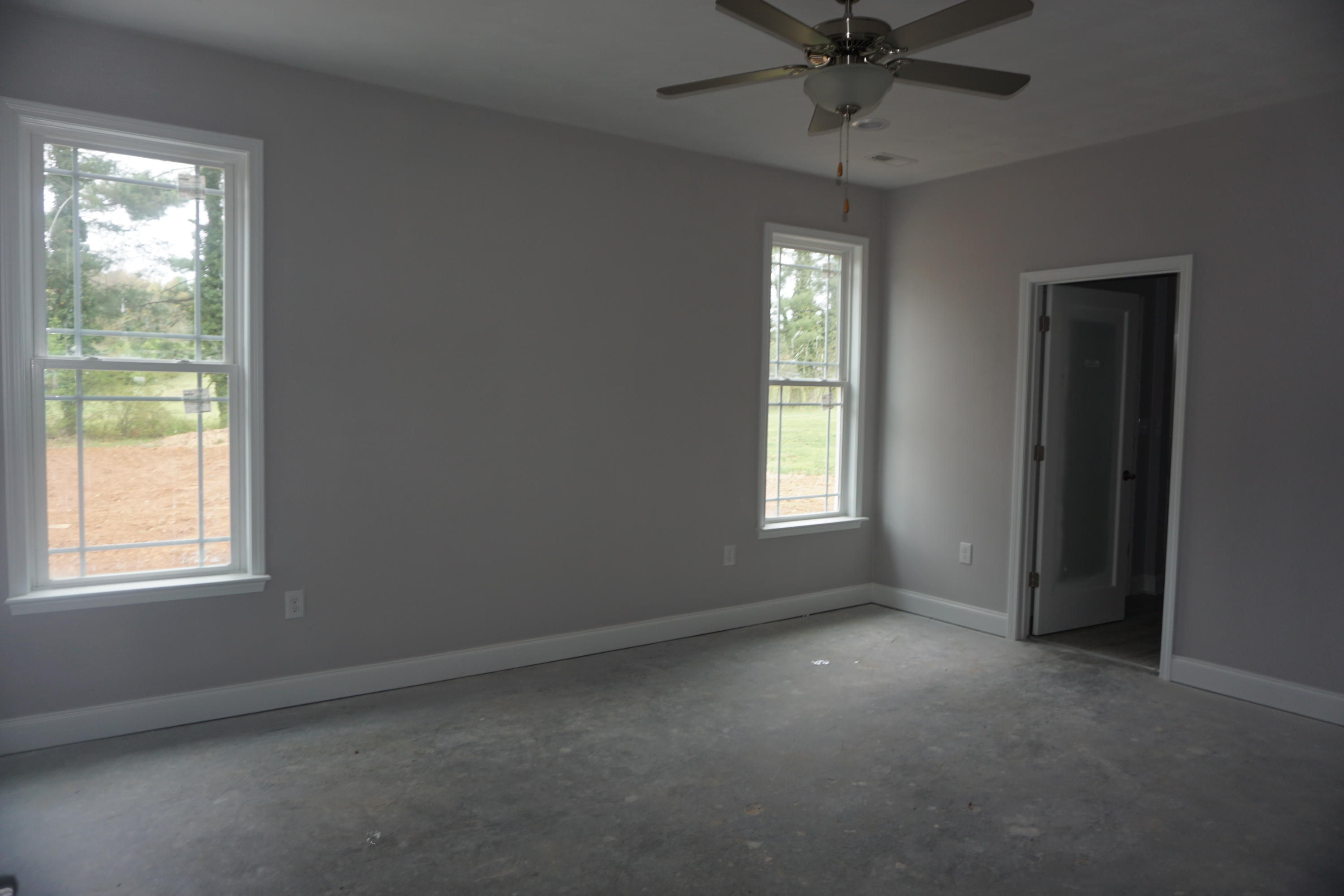 5574 Hollins Road Roanoke, VA 24019 - Photo 14 of 14 DSC01247