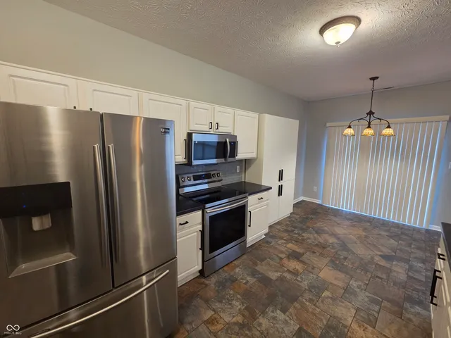 $1,925 | 6475 Glenwood Trace, Zionsville, IN 46077