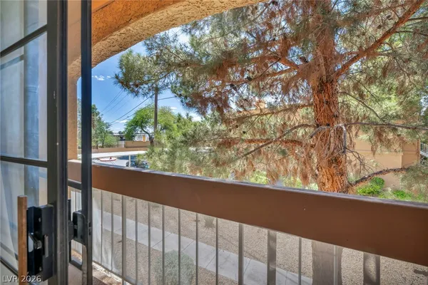 $1,275 | 5118 South Jones Boulevard, Unit 206, Las Vegas, NV 89118