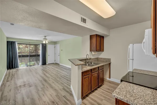 $1,275 | 5118 South Jones Boulevard, Unit 206, Las Vegas, NV 89118