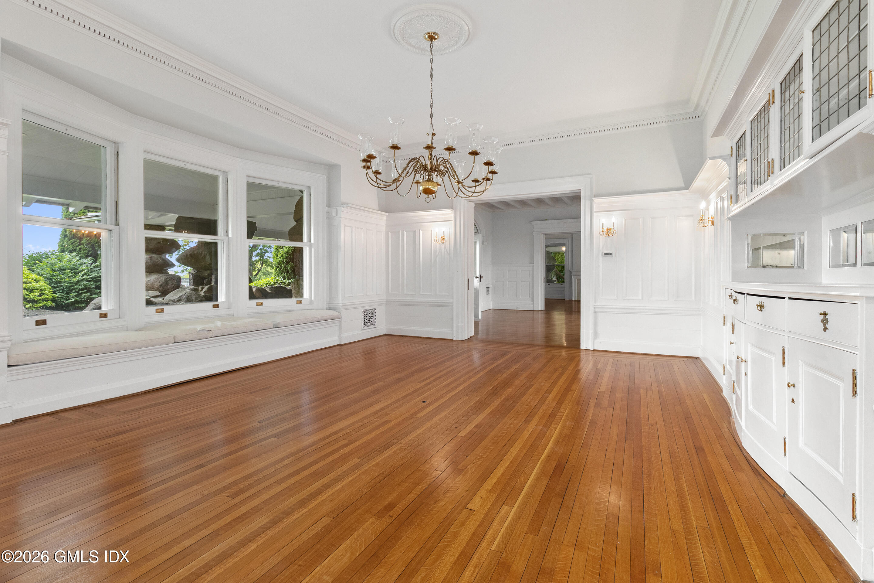 432 Field Point Road Greenwich, CT 06830 - Photo 18 of 49 Dining Room