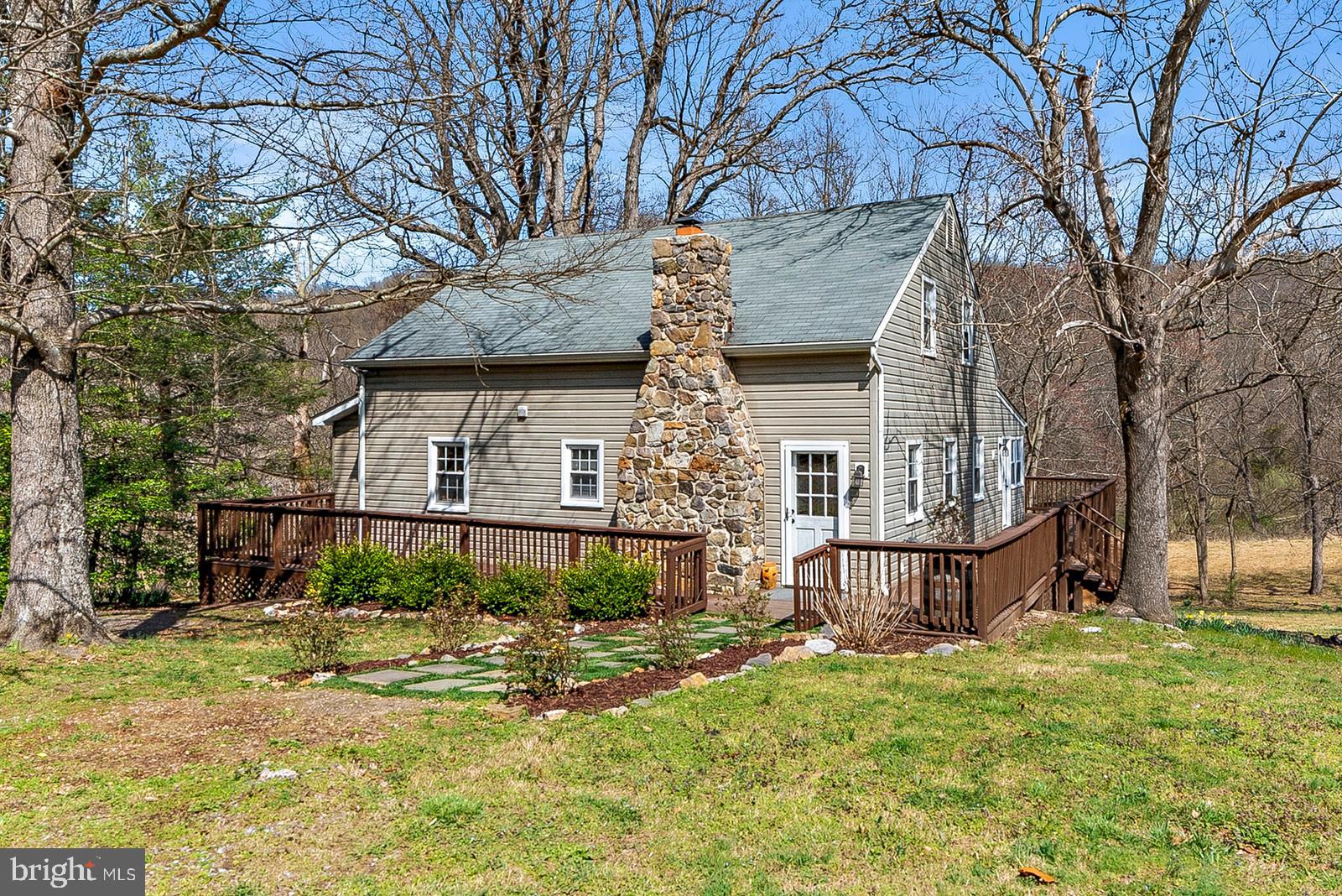 112 Stone Ridge Lane Paris, VA 20130 - Photo 1 of 73 Gallery Image 1
