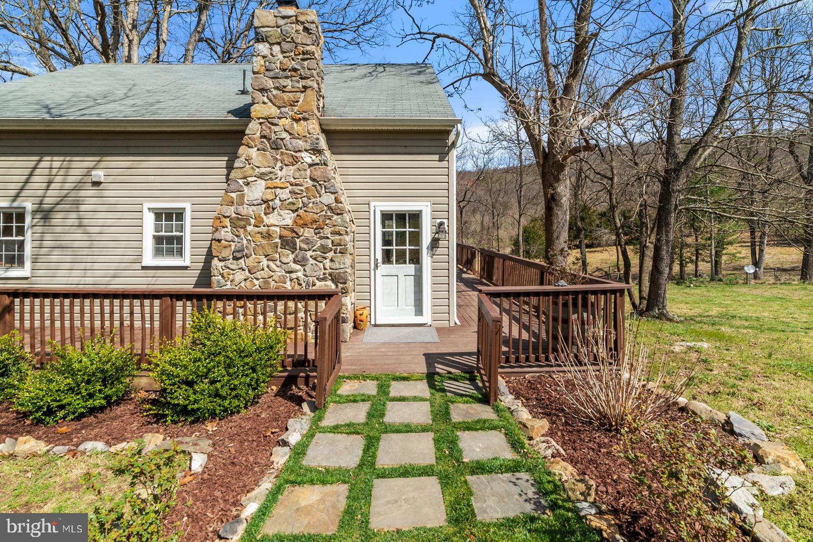 112 Stone Ridge Lane Paris, VA 20130 - Photo 2 of 73 Gallery Image 2