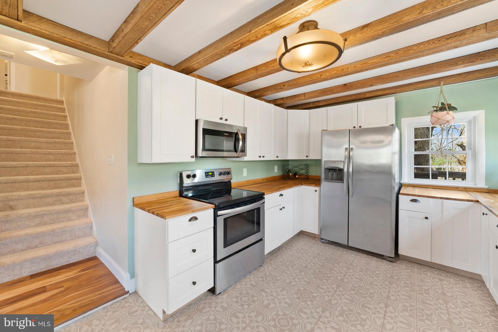 112 Stone Ridge Lane Paris, VA 20130 - Photo 12 of 73 Gallery Image 12