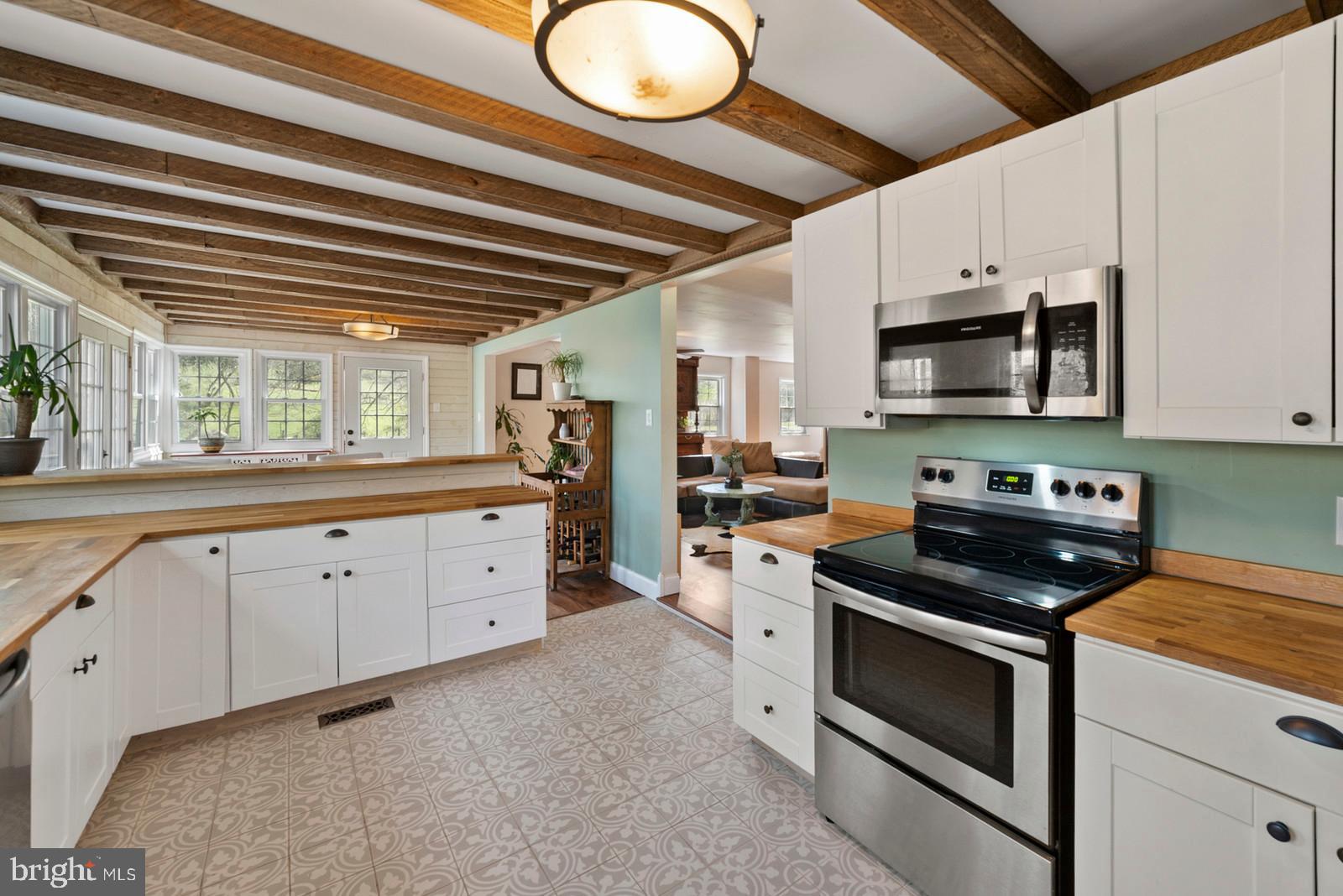 112 Stone Ridge Lane Paris, VA 20130 - Photo 14 of 73 Gallery Image 14