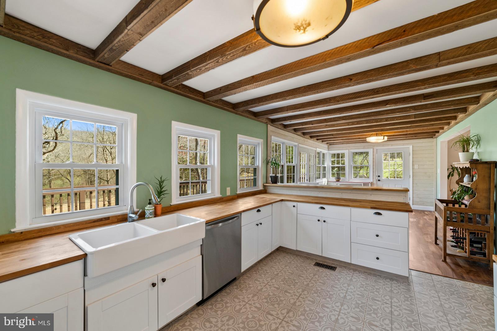 112 Stone Ridge Lane Paris, VA 20130 - Photo 15 of 73 Gallery Image 15