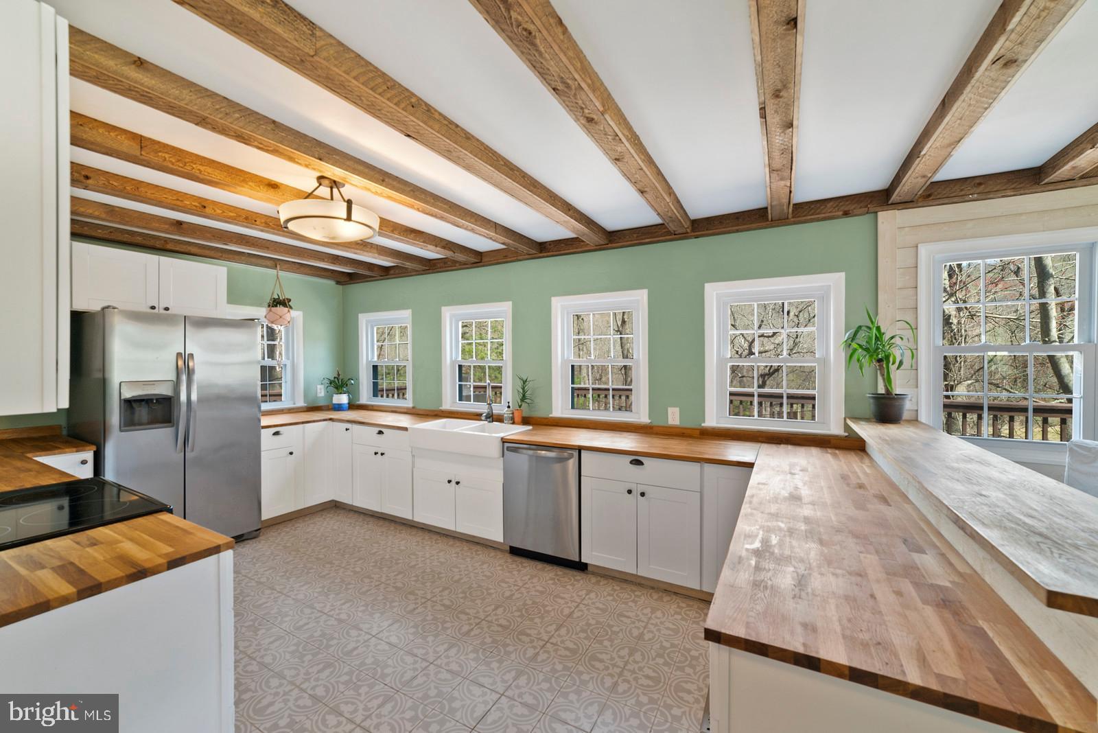 112 Stone Ridge Lane Paris, VA 20130 - Photo 16 of 73 Gallery Image 16