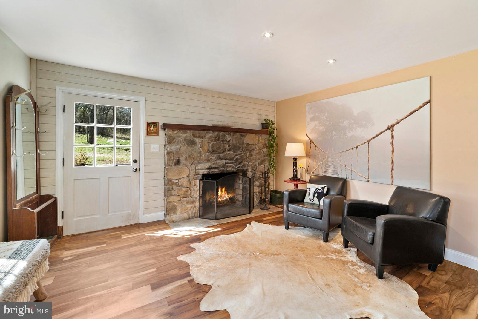 112 Stone Ridge Lane Paris, VA 20130 - Photo 4 of 73 Gallery Image 4