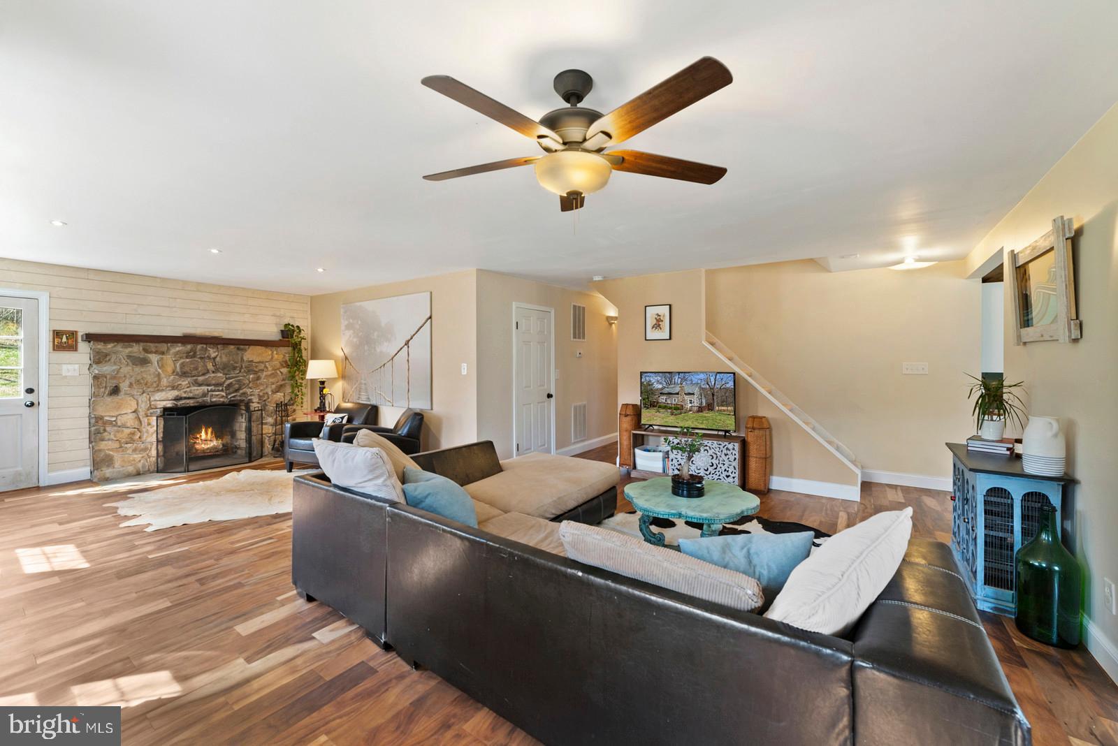 112 Stone Ridge Lane Paris, VA 20130 - Photo 5 of 73 Gallery Image 5