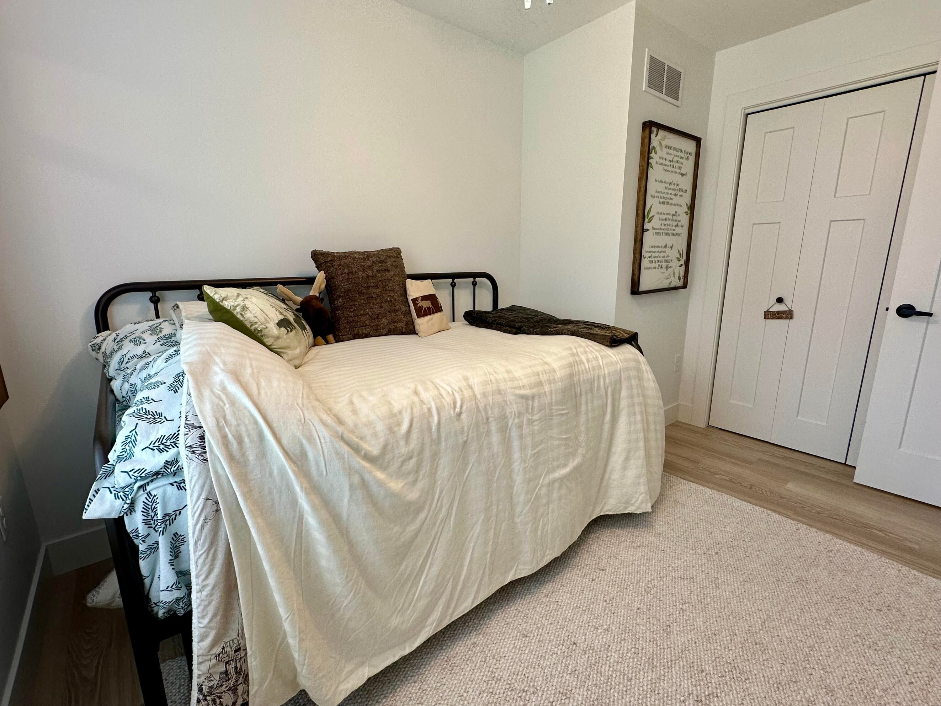 3290 Edgewater Drive Cheboygan, MI 49721 - Photo 20 of 41 Guest Bedroom