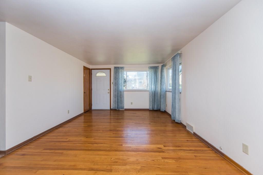 108 Ewing Road McKees Rocks, PA 15136 - Photo 9 of 14