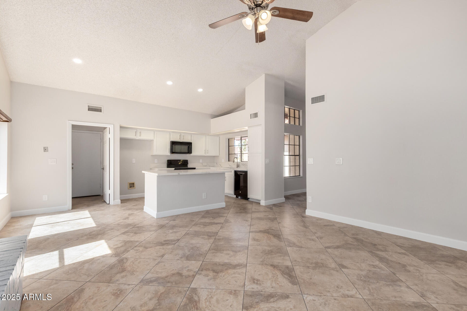 7825 West Bloomfield Road Peoria, AZ 85381 - Photo 11 of 35 11 - Bloomfield