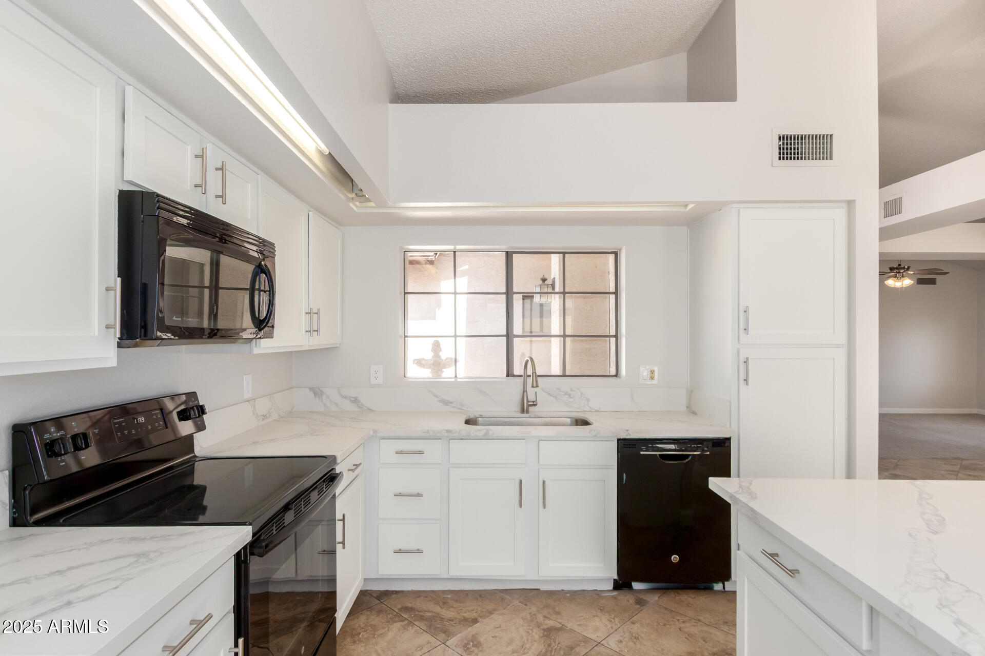 7825 West Bloomfield Road Peoria, AZ 85381 - Photo 16 of 35 16 - Bloomfield