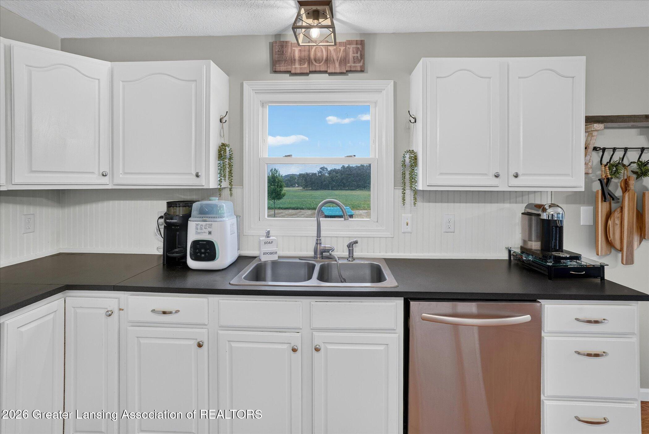 2999 Eden Road Leslie, MI 49251 - Photo 16 of 65 16-2999-Eden-Rd-Leslie-MI-49251-WindowSt