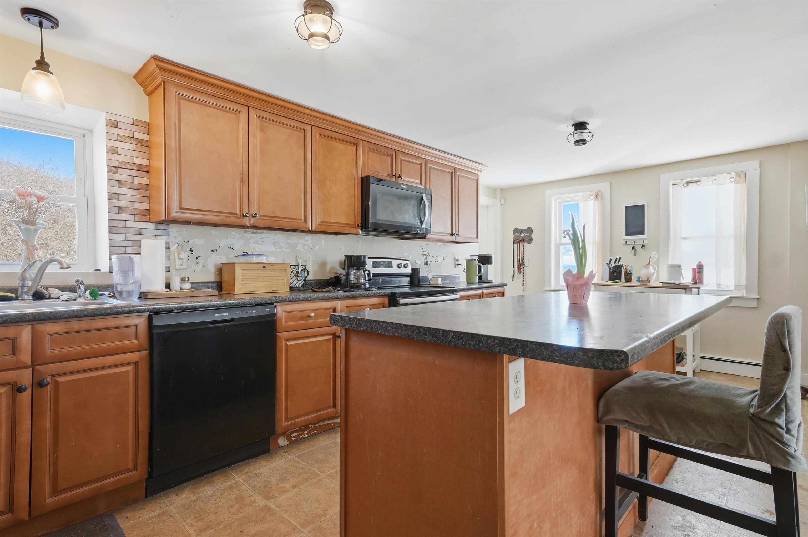 151 Walton Road Seabrook, NH 03874 - Photo 4 of 40 Gallery Image 4