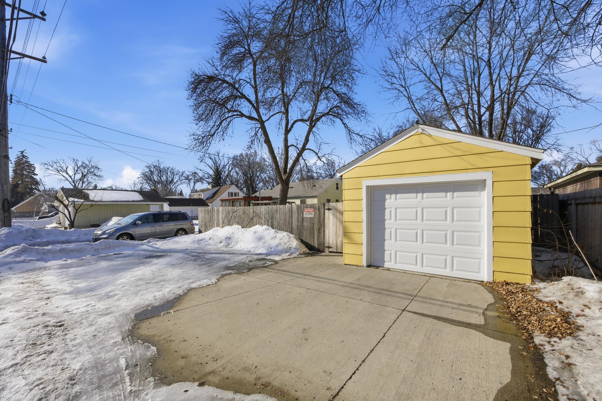 1451 12th Street North Fargo, ND 58102 - Photo 4 of 35