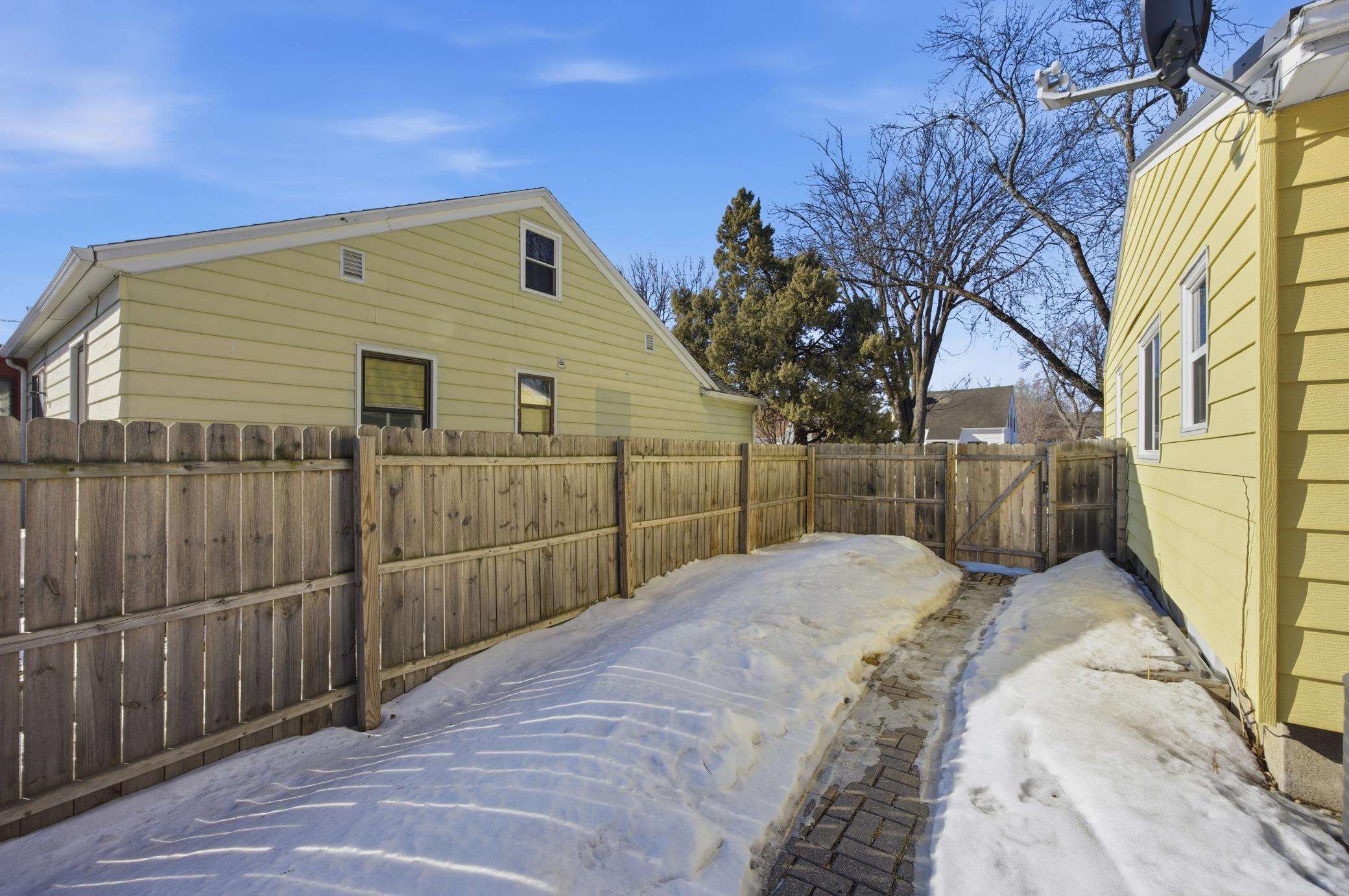 1451 12th Street North Fargo, ND 58102 - Photo 7 of 35