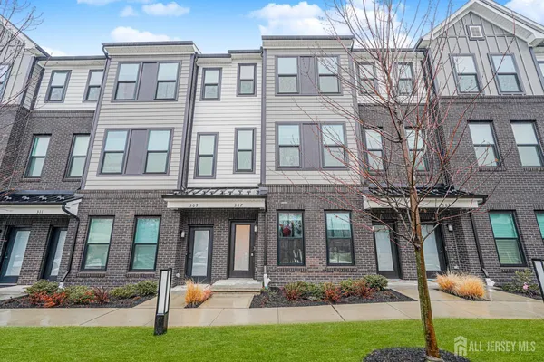$3,700 | 307 Peyton Place, New Brunswick, NJ 08901
