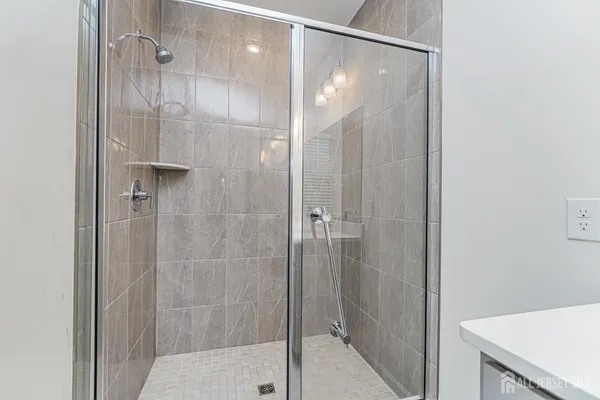 $3,700 | 307 Peyton Place, New Brunswick, NJ 08901