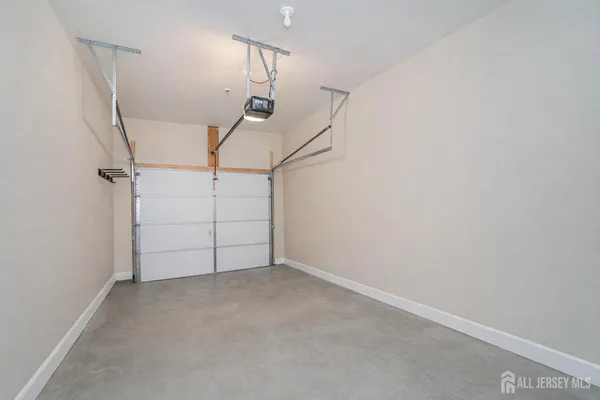 $3,700 | 307 Peyton Place, New Brunswick, NJ 08901