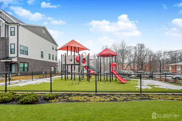$3,700 | 307 Peyton Place, New Brunswick, NJ 08901