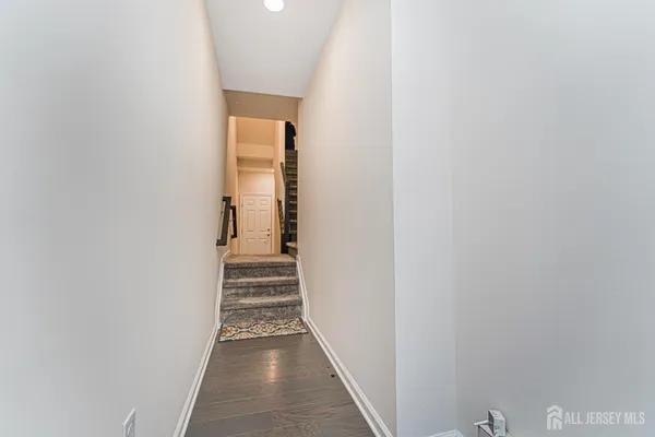 $3,700 | 307 Peyton Place, New Brunswick, NJ 08901