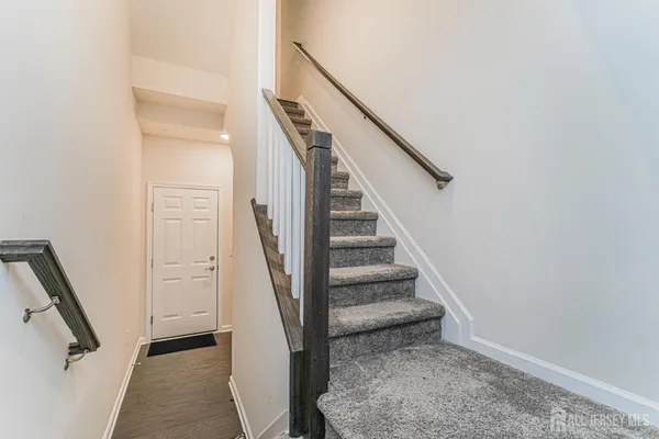$3,700 | 307 Peyton Place, New Brunswick, NJ 08901