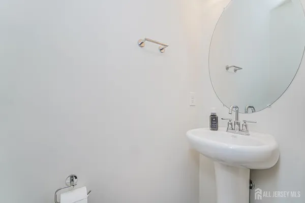 $3,700 | 307 Peyton Place, New Brunswick, NJ 08901