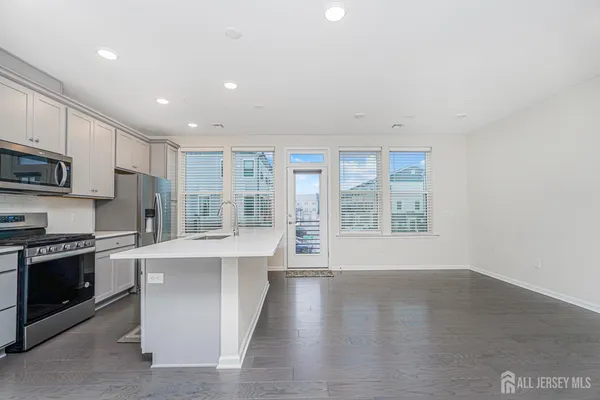 $3,700 | 307 Peyton Place, New Brunswick, NJ 08901