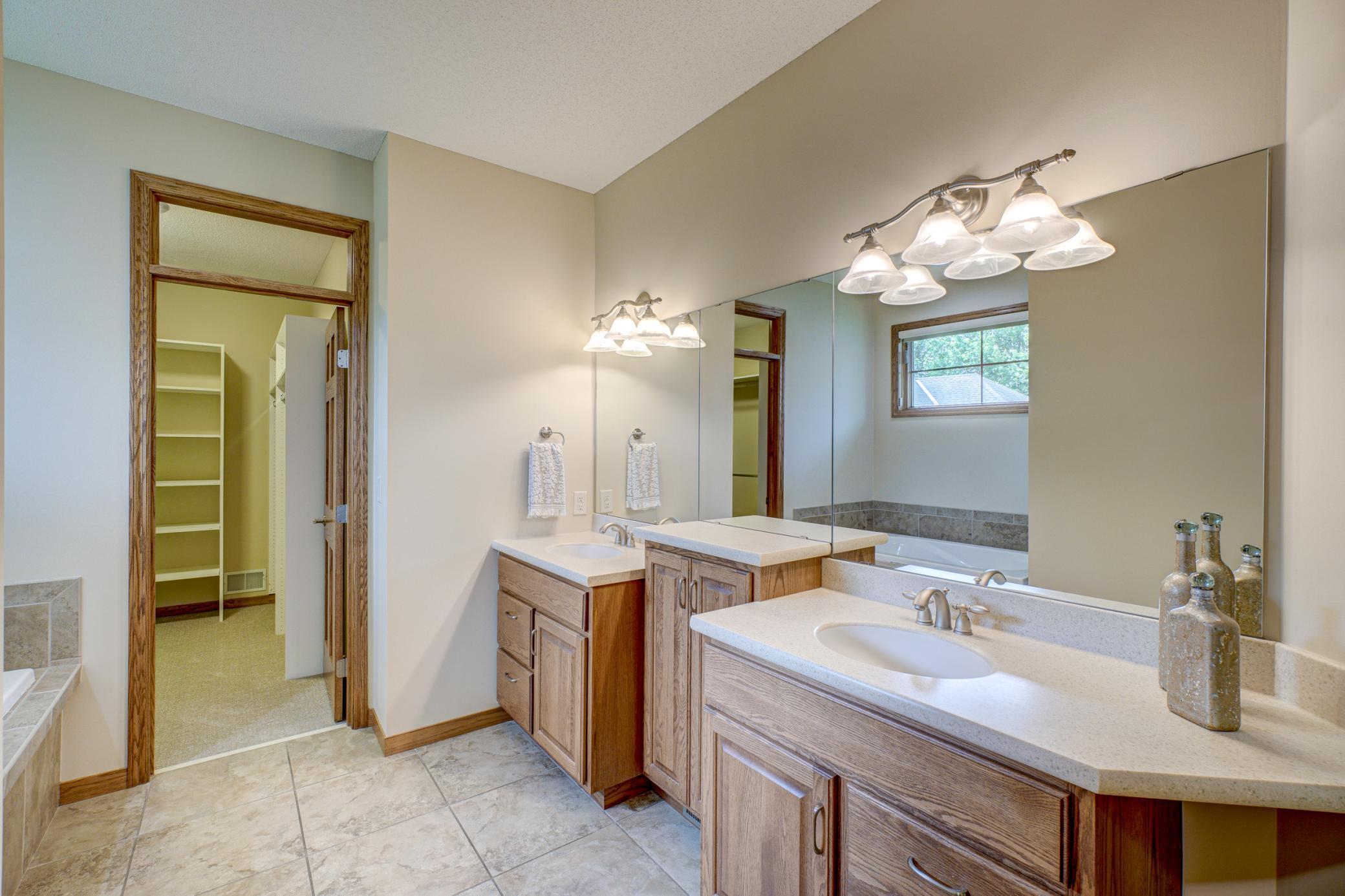 4 Marsh Ridge Road North Oaks, MN 55127 - Photo 17 of 30 Gallery Image 17