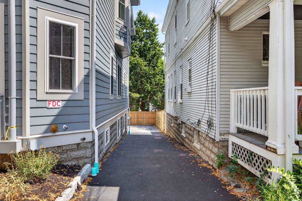131 Hudson Street, Unit 1 Somerville, MA 02144 - Photo 30 of 41