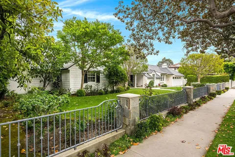 $4,295,000 | 9921 Toluca Lake Avenue, Toluca Lake, CA 91602