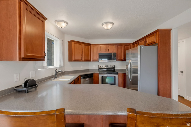 117 Calbourne Lane, Unit I2 Sandy, UT 84070 - Photo 7 of 19 Kitchen