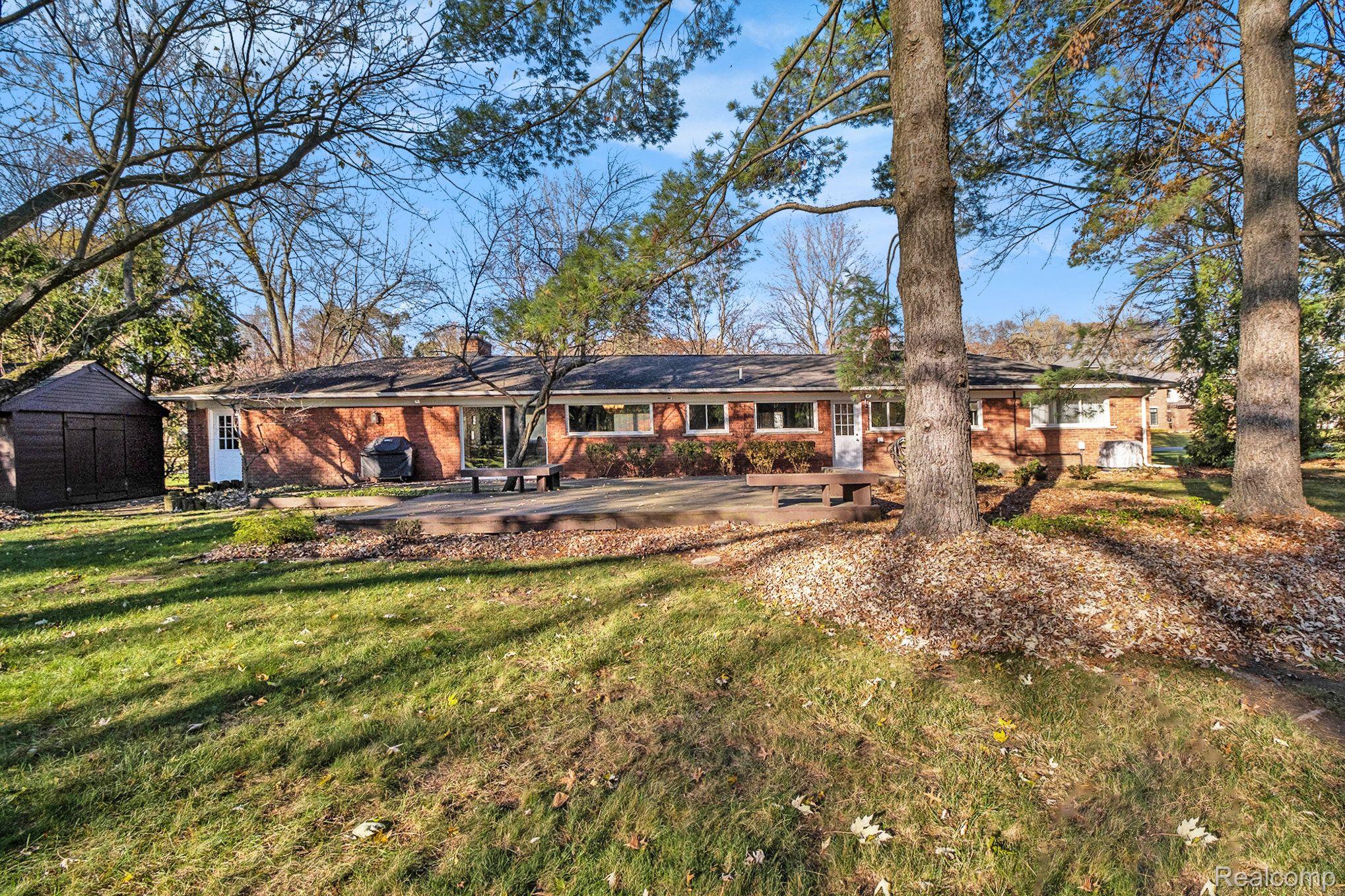 4585 Pickering Road Bloomfield Hills, MI 48301 - Photo 35 of 36 Gallery Image 35