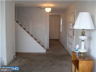 11990 Lockart Road Philadelphia, PA 19116 - Photo 2 of 12 Living Room