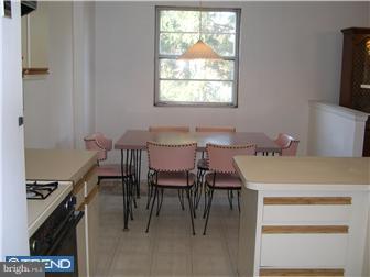11990 Lockart Road Philadelphia, PA 19116 - Photo 5 of 12 Kitchen