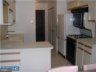 11990 Lockart Road Philadelphia, PA 19116 - Photo 6 of 12 Kitchen