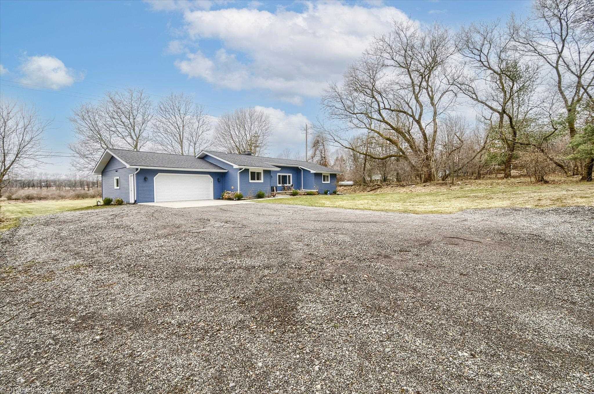 9701 Ellis Road Clarkston, MI 48348 - Photo 4 of 97 50168979-b4632f80-6c04-4124-af1b-f3d8d3e1e8e3.JPG